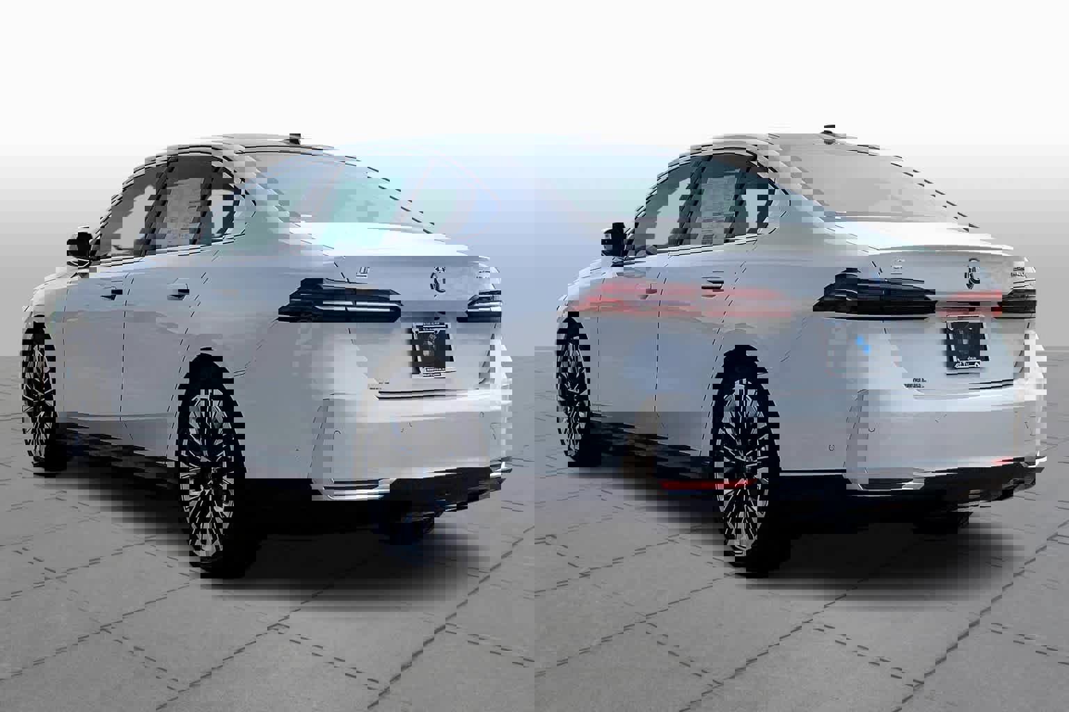 New 2024 BMW i5 eDrive40i w/ Premium Package image 11