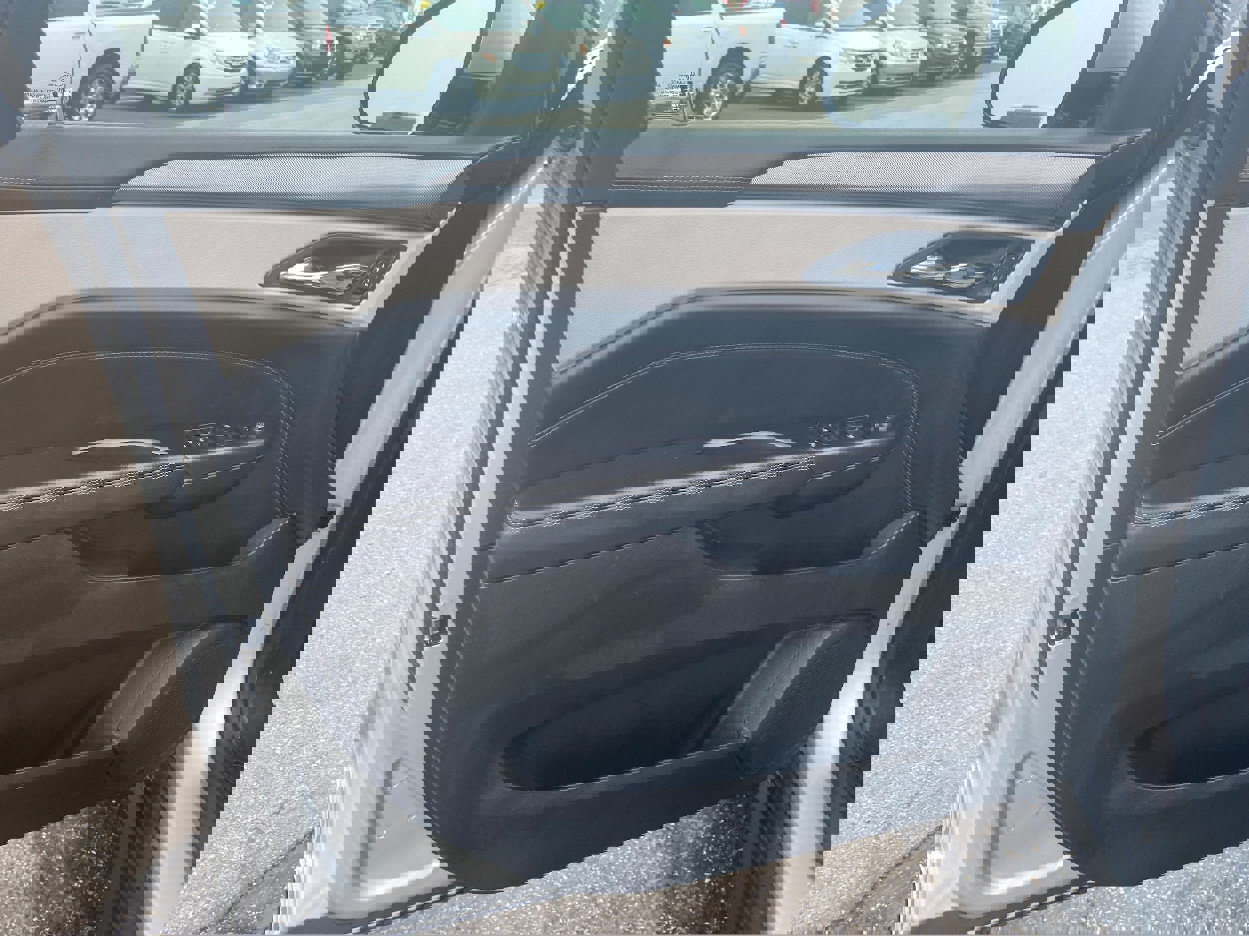 Used 2013 Cadillac SRX image 9