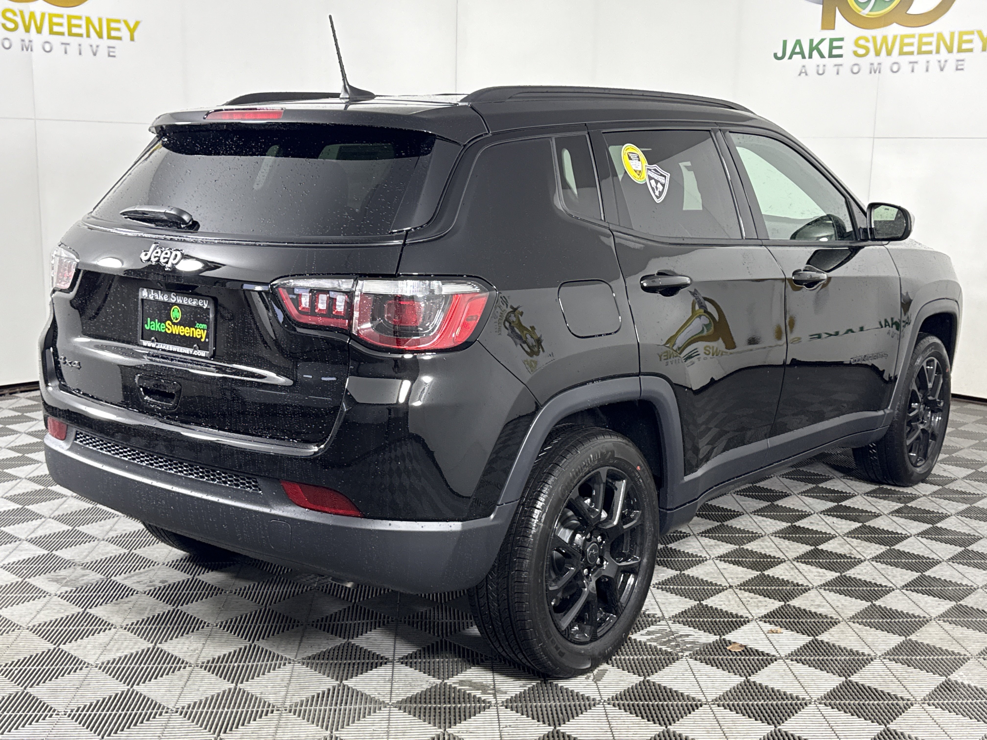New 2026 Jeep Compass Latitude AWD/4WD image 10
