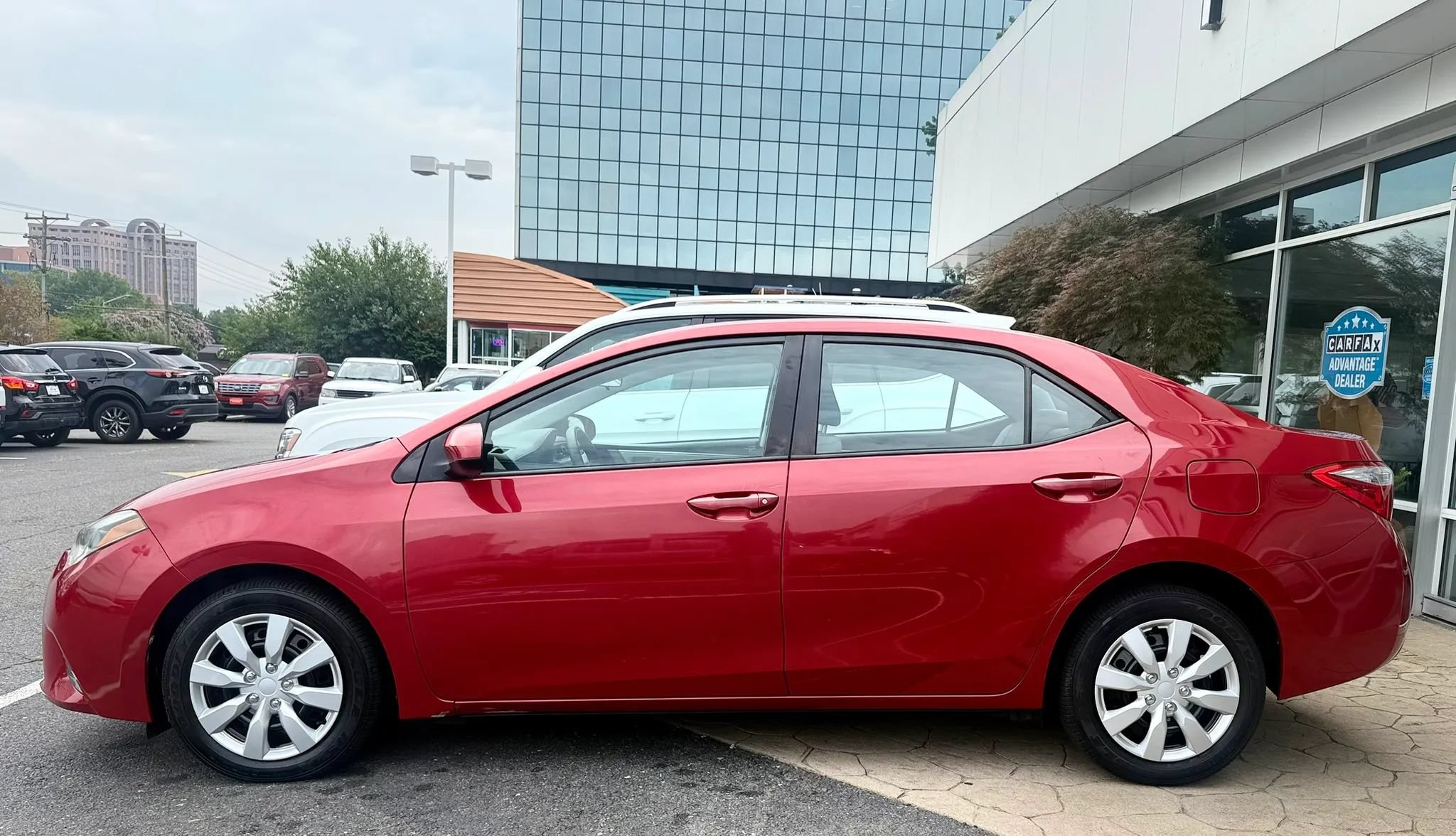 Used 2015 Toyota Corolla LE FWD image 4