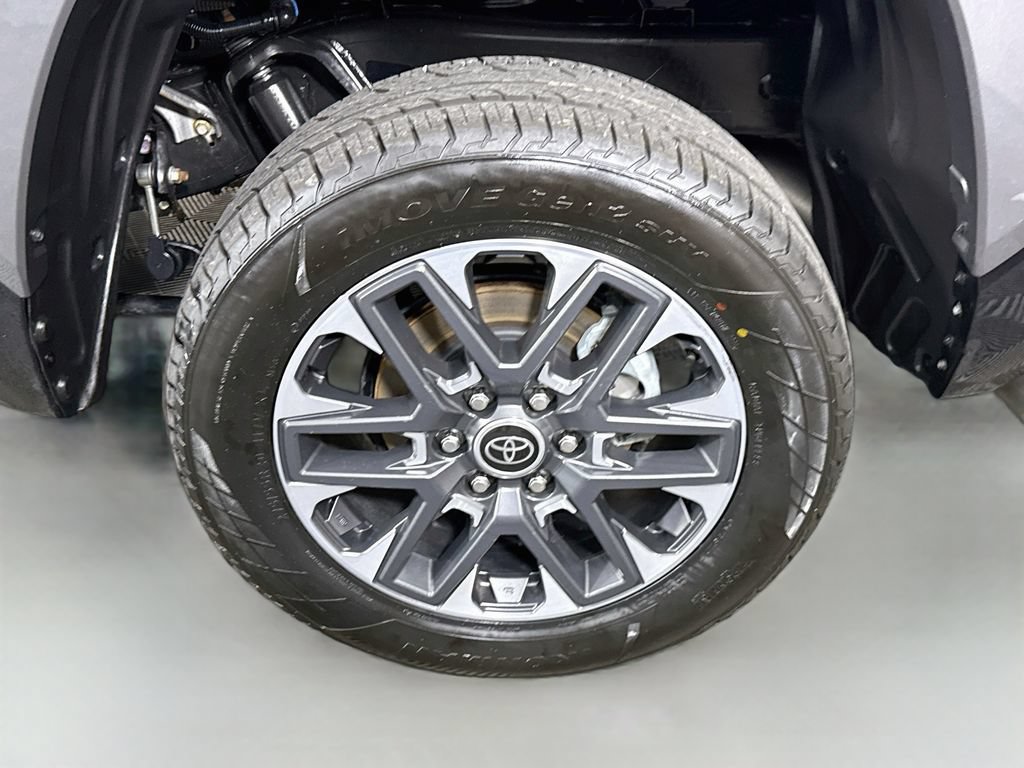 Used 2023 Toyota Tundra Limited AWD/4WD image 33