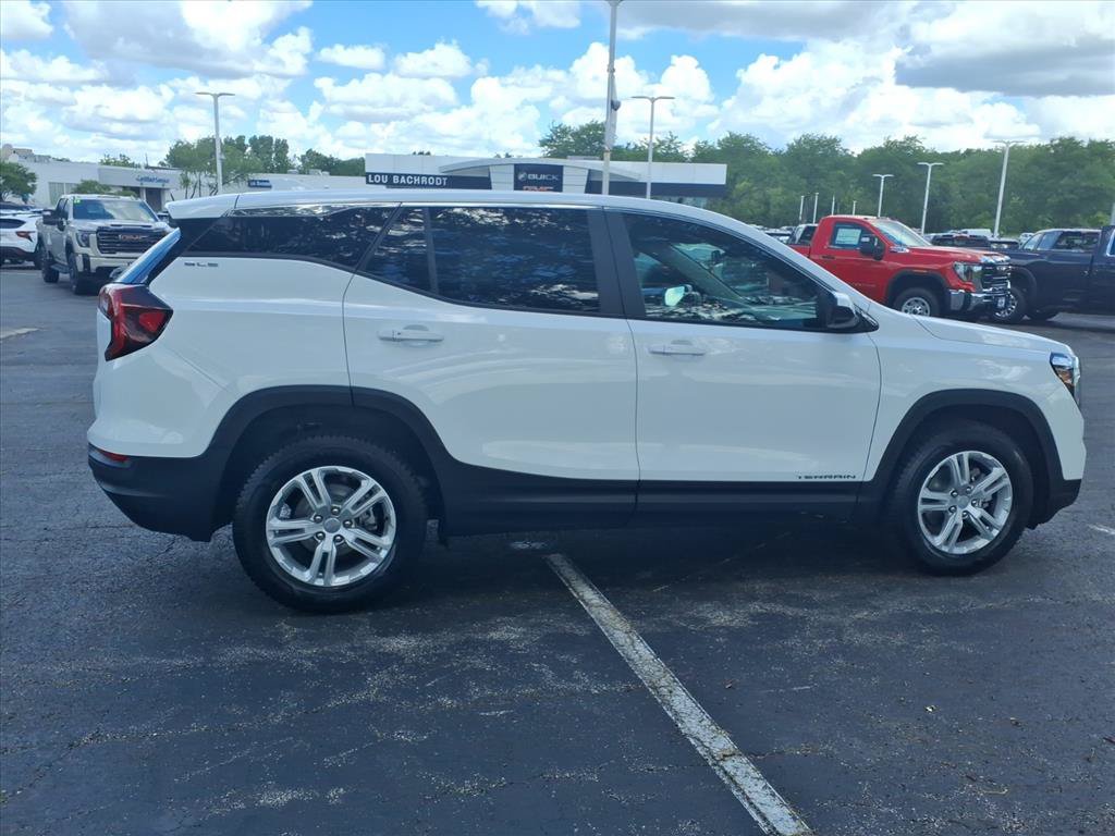 Used 2023 GMC Terrain SLE FWD image 8