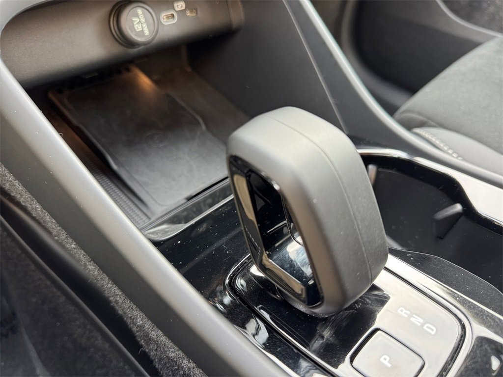 Certified 2025 Volvo XC40 B5 Plus image 13