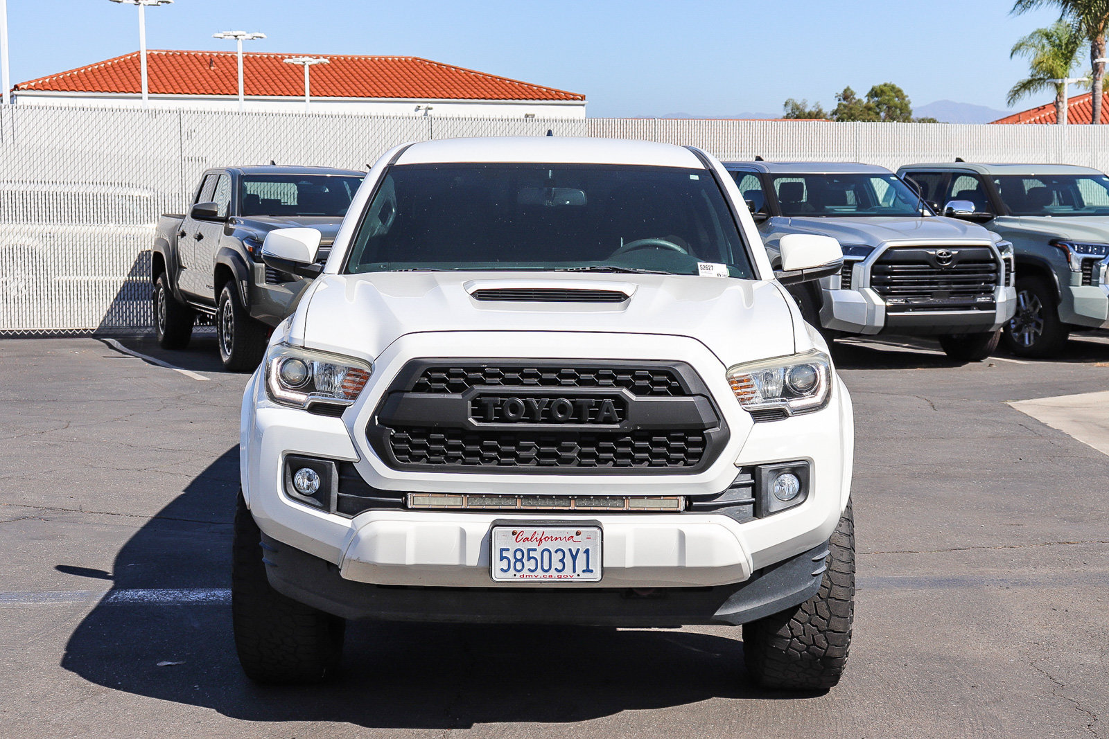 Used 2016 Toyota Tacoma TRD Sport w/ Towing Package AWD/4WD image 2