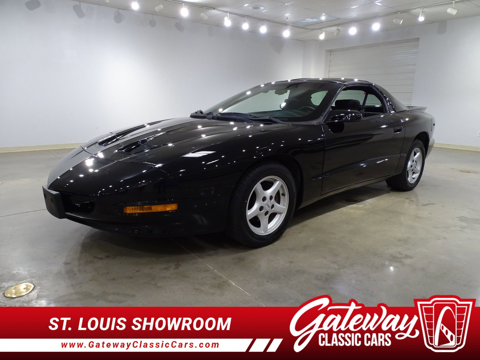 Used 1995 Pontiac Firebird Coupe image 1