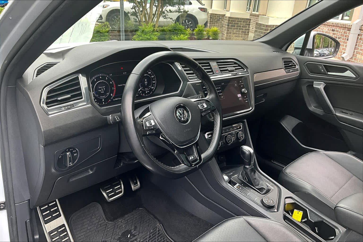 Used 2019 Volkswagen Tiguan SEL R-Line AWD/4WD image 18