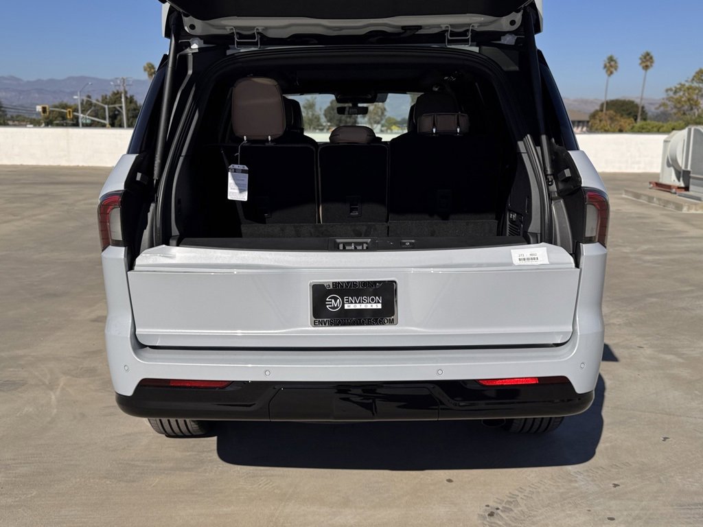 New 2025 Lincoln Navigator Black Label image 13