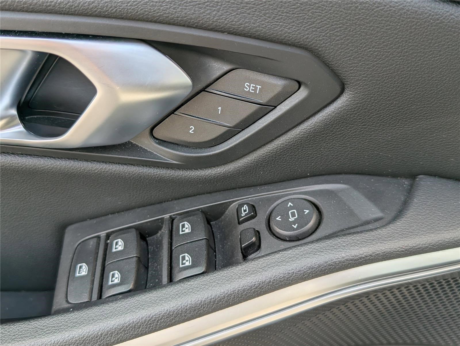 Used 2025 BMW 330i Sedan image 18