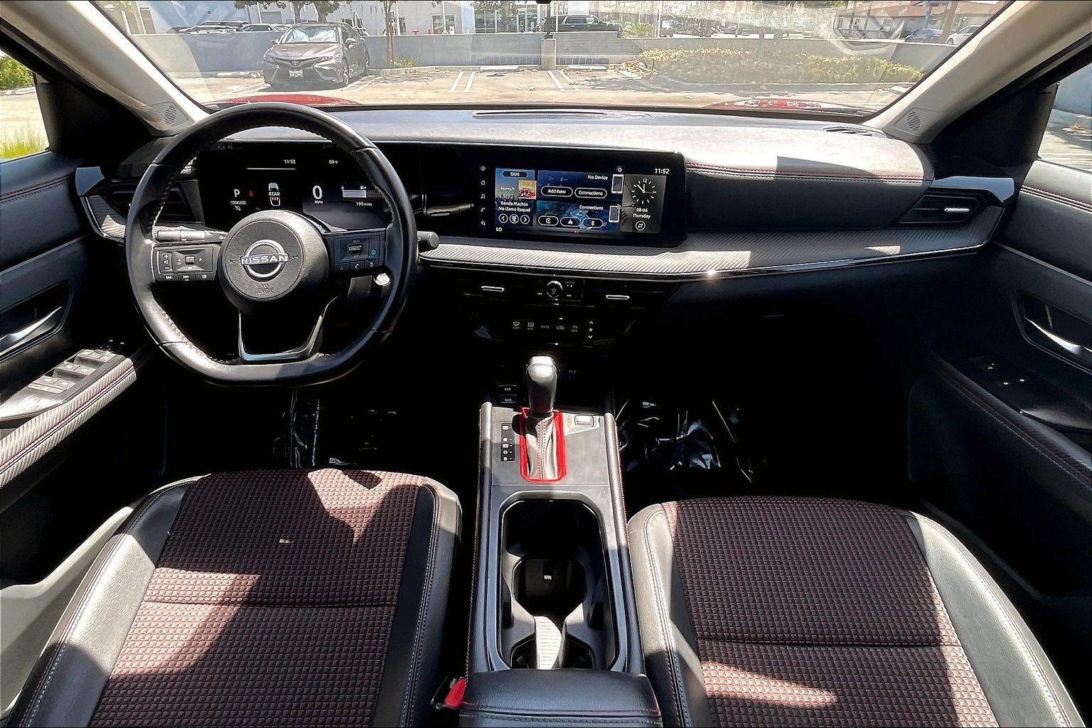 Used 2025 Nissan Kicks SR FWD image 15