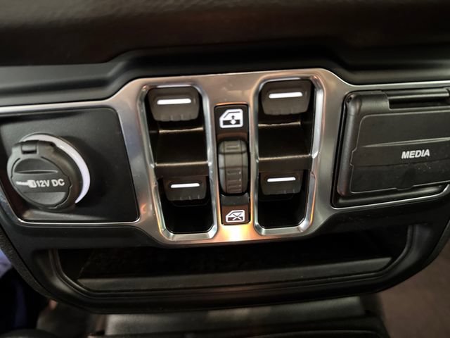 Used 2024 Jeep Wrangler Unlimited Sport AWD/4WD image 19