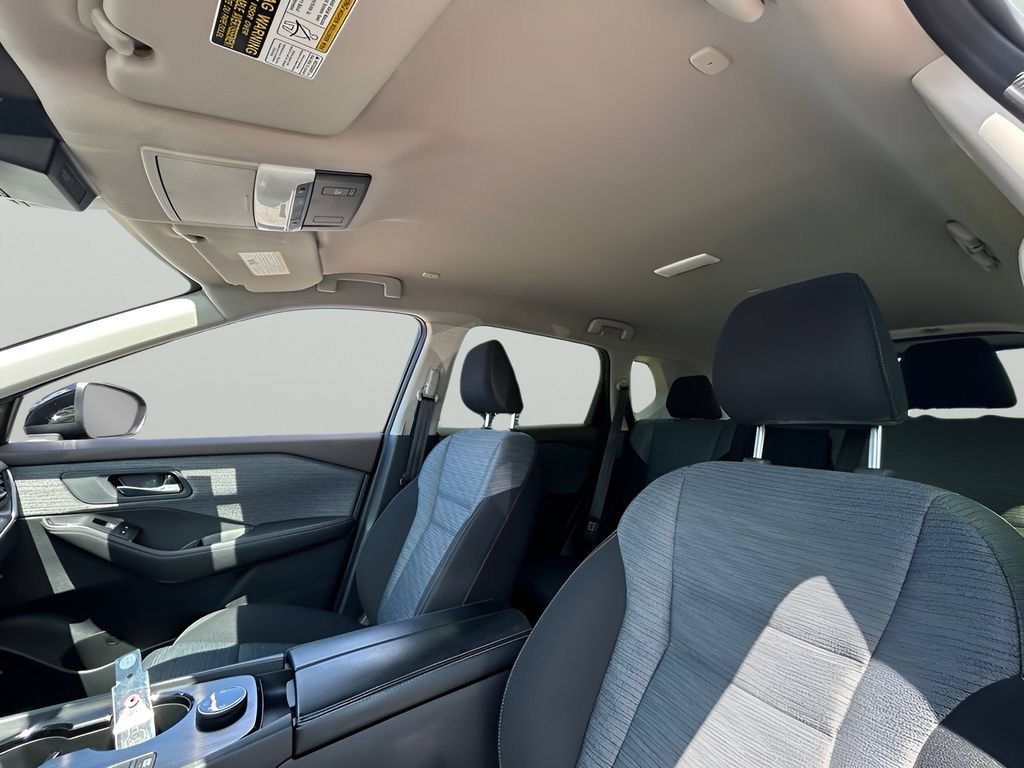 Used 2023 Nissan Rogue SV AWD/4WD image 12