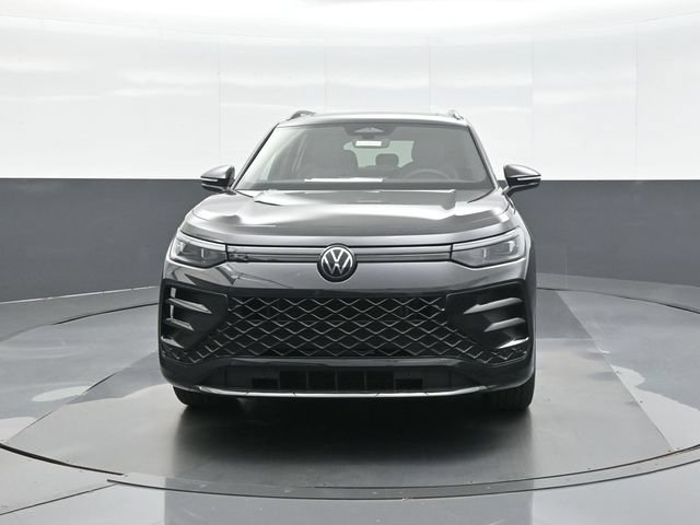 New 2026 Volkswagen Tiguan SE R-Line AWD/4WD image 2