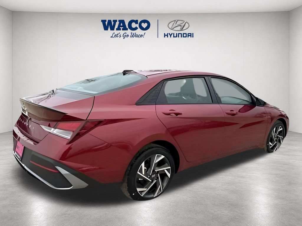 Used 2025 Hyundai Elantra Sport FWD image 13