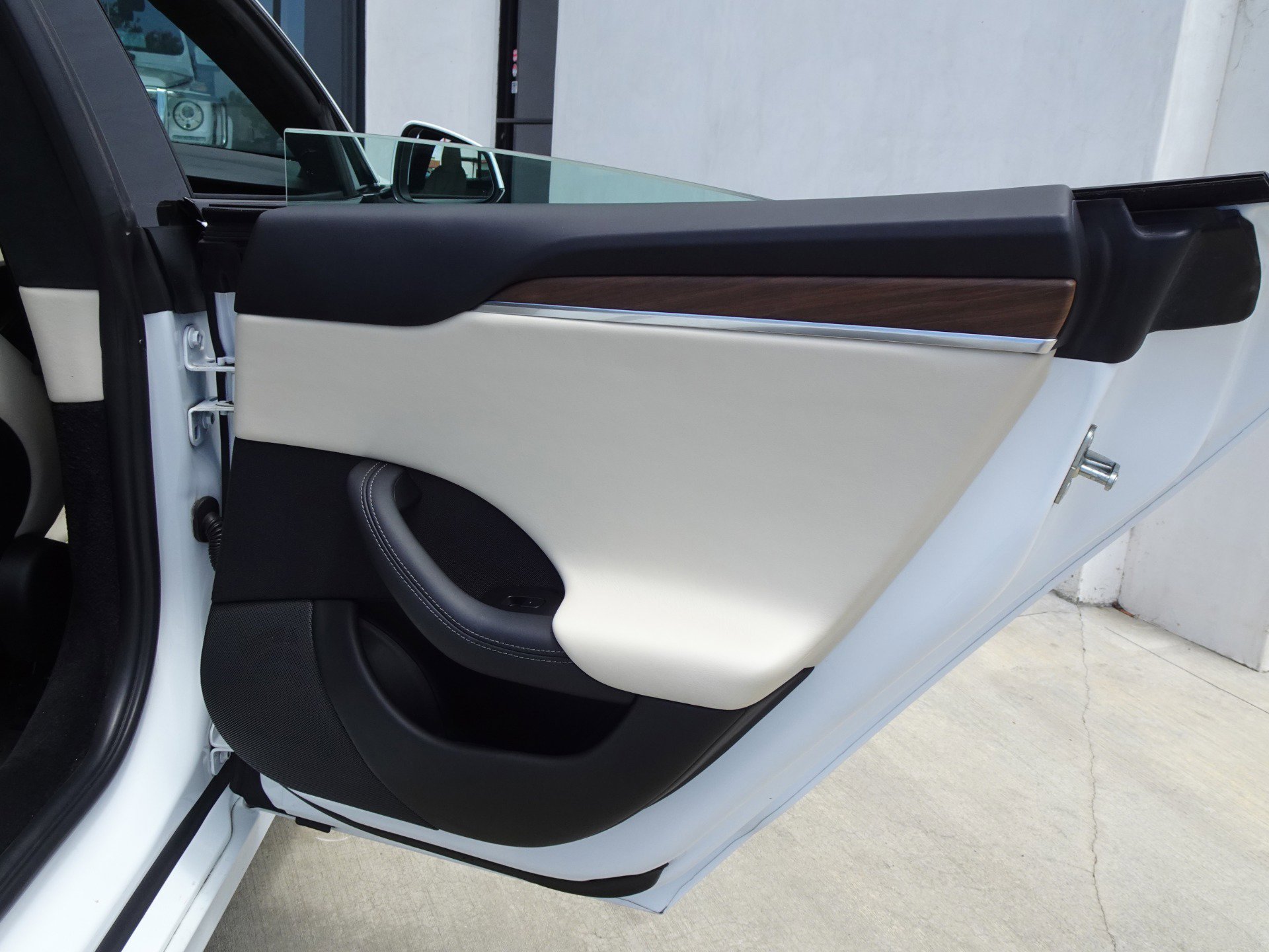 Used 2022 Tesla Model S AWD/4WD image 19