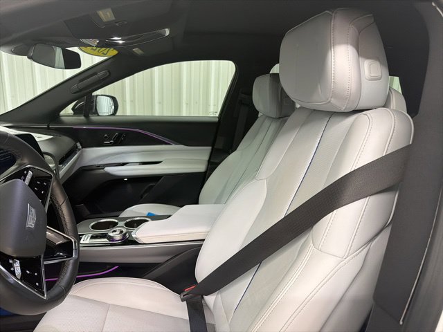 Certified 2024 Cadillac Lyriq Luxury RWD image 8