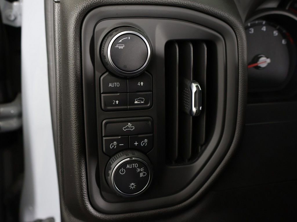 Used 2024 Chevrolet Silverado 1500 Custom AWD/4WD image 34