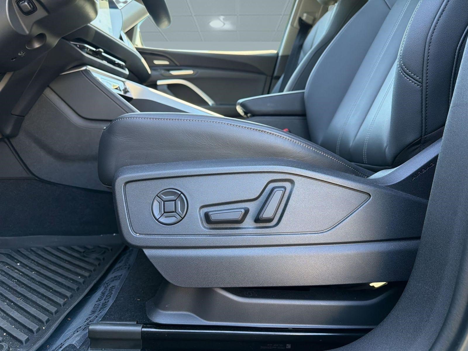 Certified 2025 Audi Q5 Premium w/ Premium Plus AWD/4WD image 14