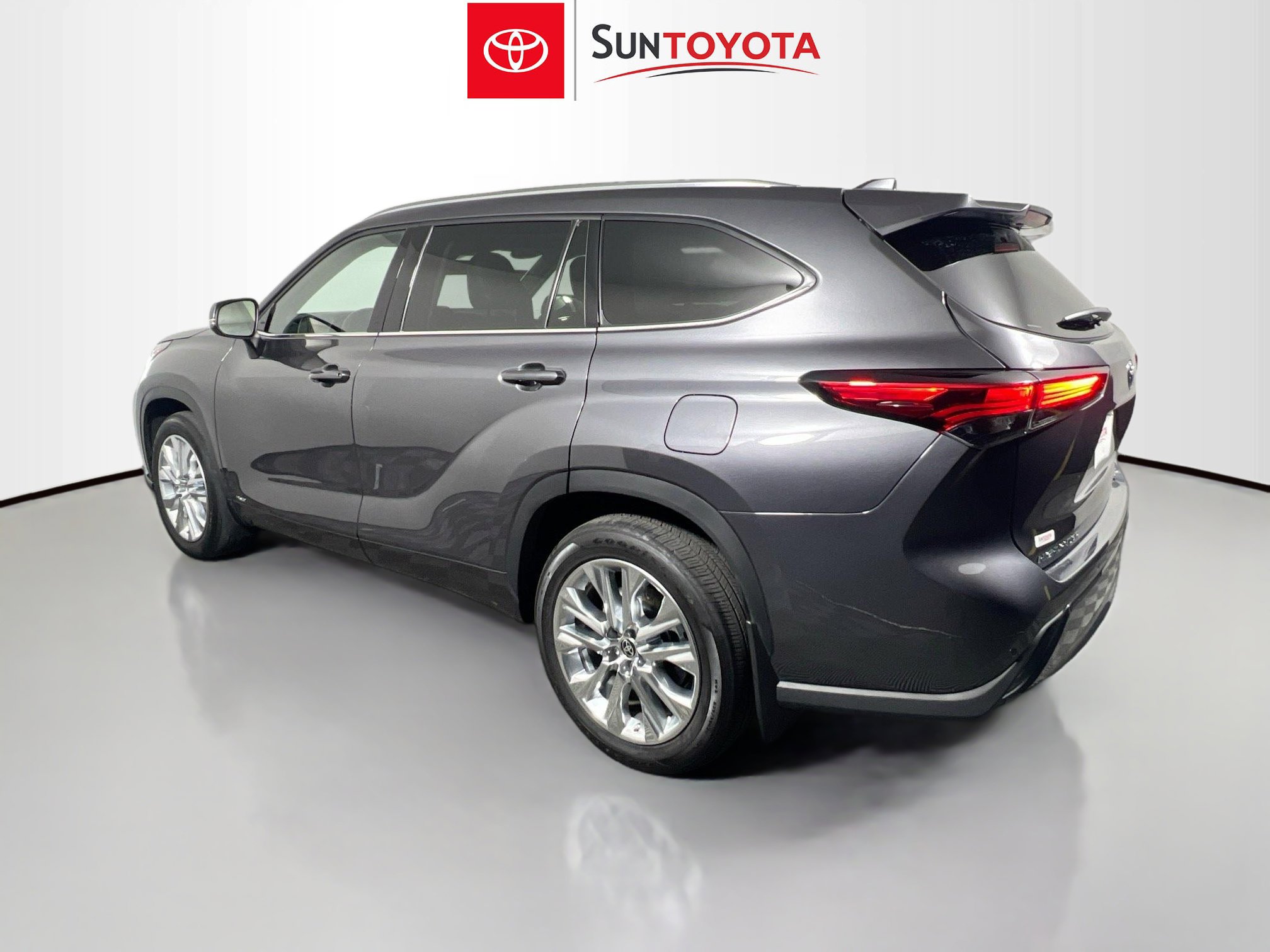 Used 2022 Toyota Highlander Limited image 6