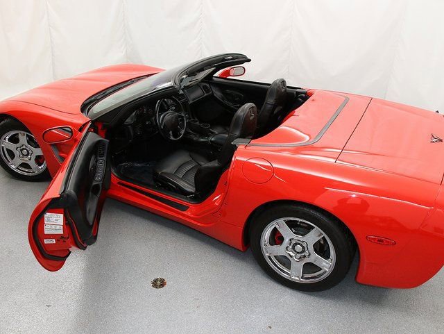 Used 1999 Chevrolet Corvette Convertible w/ Memory Pkg RWD image 12