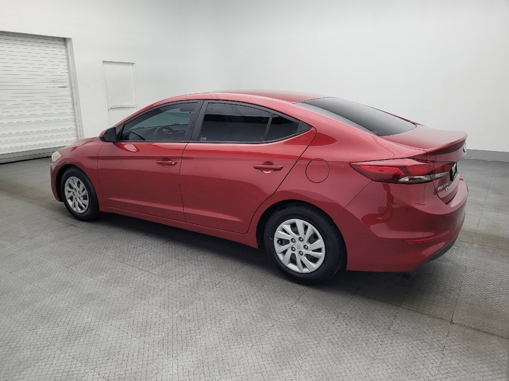 Used 2018 Hyundai Elantra SE w/ Cargo Package FWD image 3