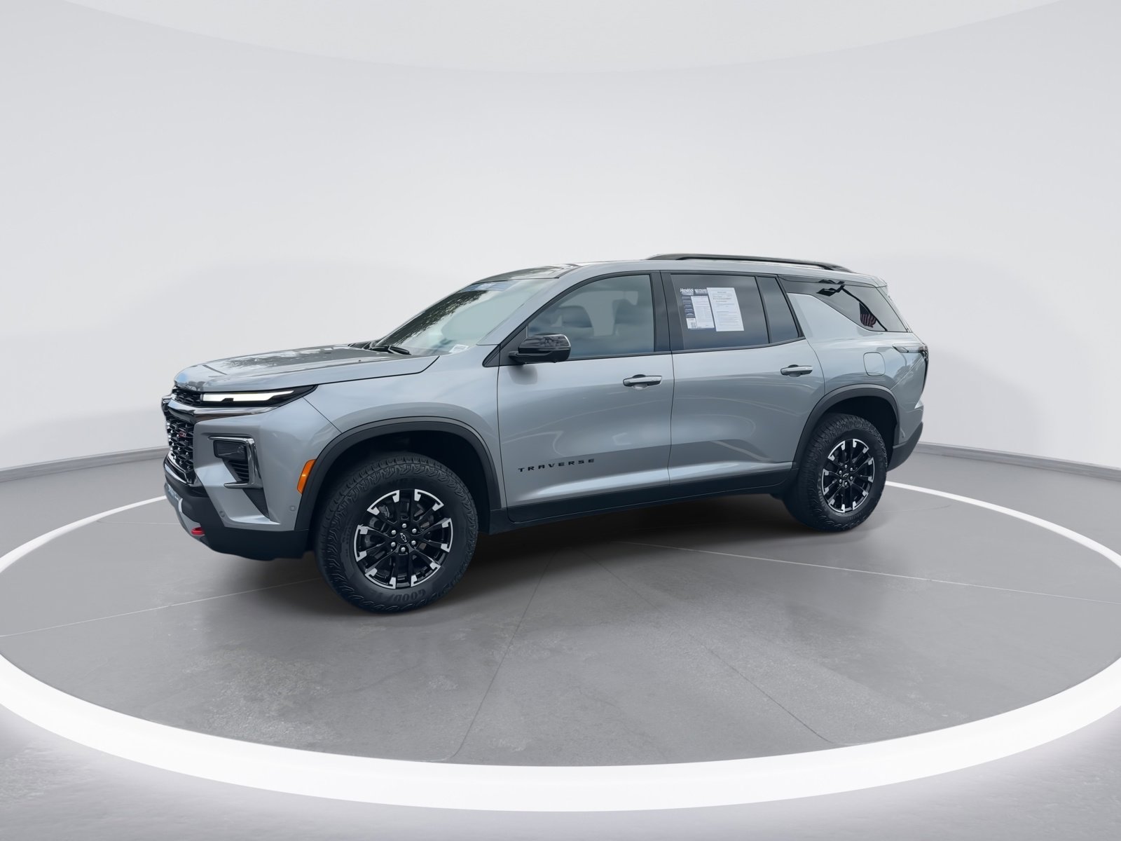 Used 2024 Chevrolet Traverse Z71 w/ Enhanced Driving Package image 5