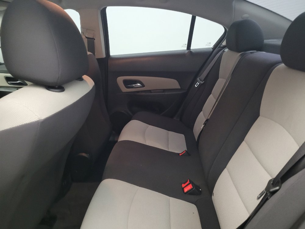 Used 2015 Chevrolet Cruze LS FWD image 18