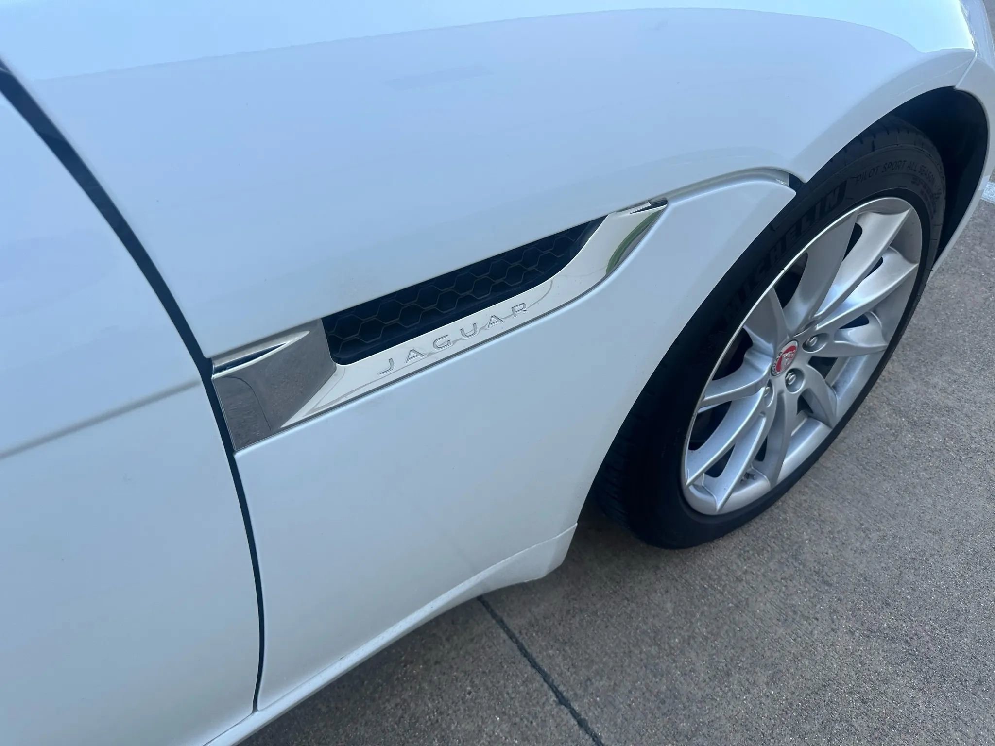 Used 2016 Jaguar F-TYPE Coupe image 8