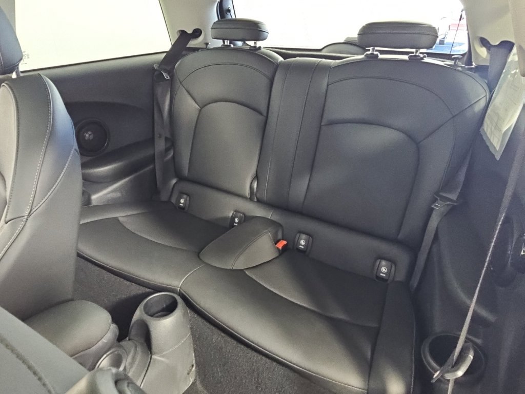Used 2024 MINI Cooper SE FWD image 21