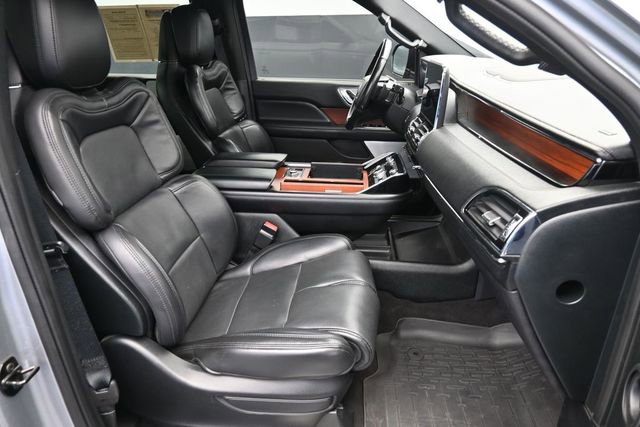 Used 2020 Lincoln Navigator Reserve w/ Luxury Package AWD/4WD image 36