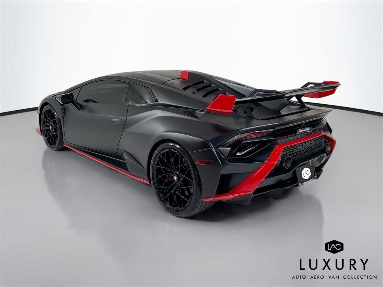 Used 2022 Lamborghini Huracan STO RWD image 8