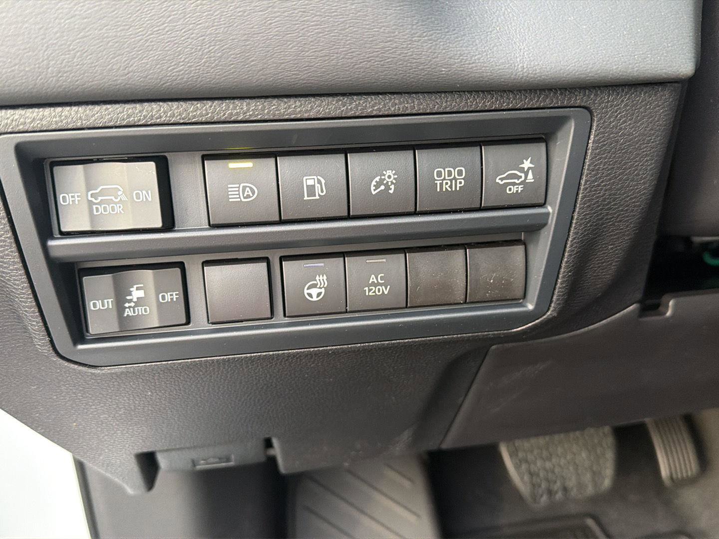 New 2026 Toyota Sequoia Platinum AWD/4WD image 21