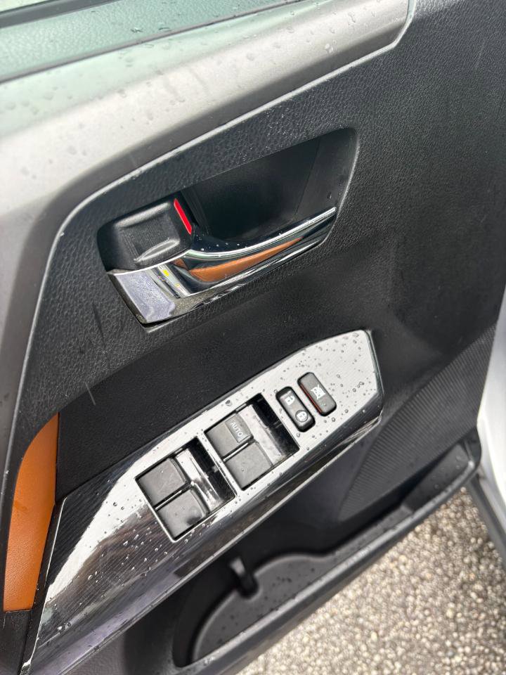 Used 2017 Toyota RAV4 SE FWD image 16