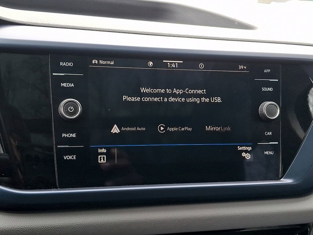 Certified 2022 Volkswagen Taos SE image 18