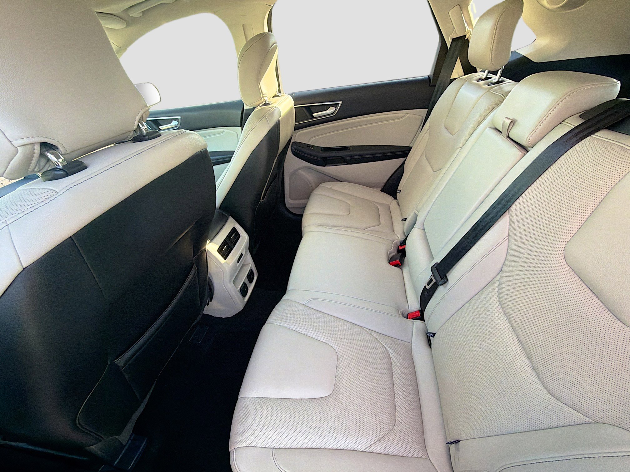 Used 2018 Ford Edge Titanium w/ Equipment Group 301A image 25
