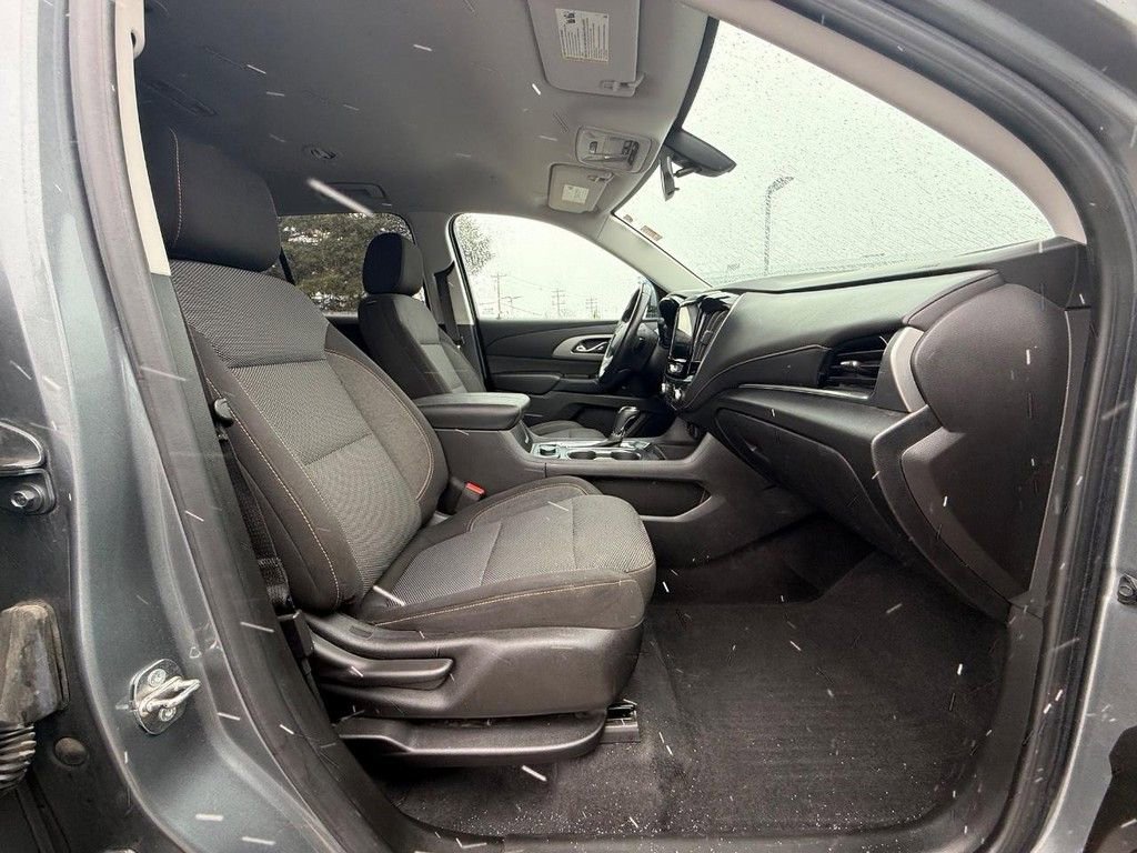 Used 2018 Chevrolet Traverse LT image 11