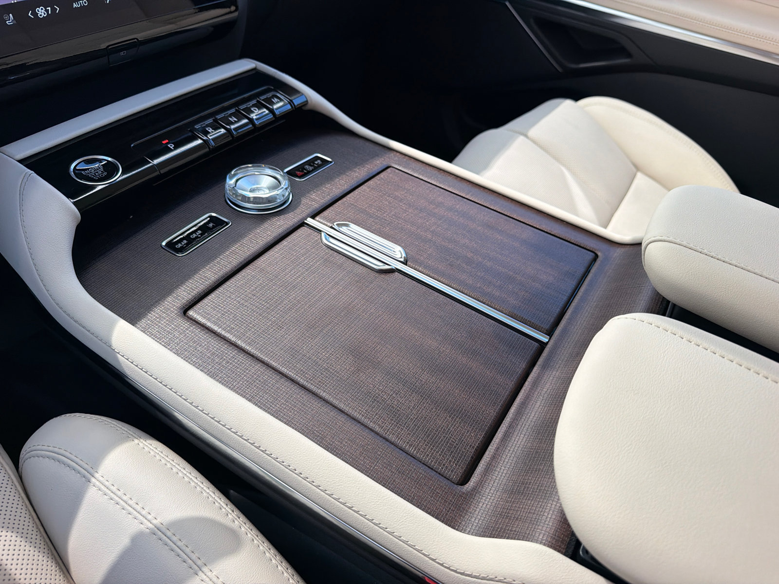 New 2027 Lincoln Navigator L Premier AWD/4WD image 32