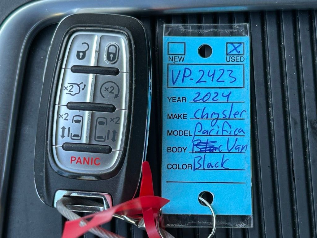 Certified 2024 Chrysler Pacifica Touring-L image 46