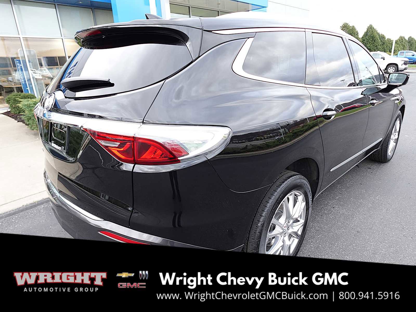 Used 2023 Buick Enclave Essence w/ Experience Buick Package image 3