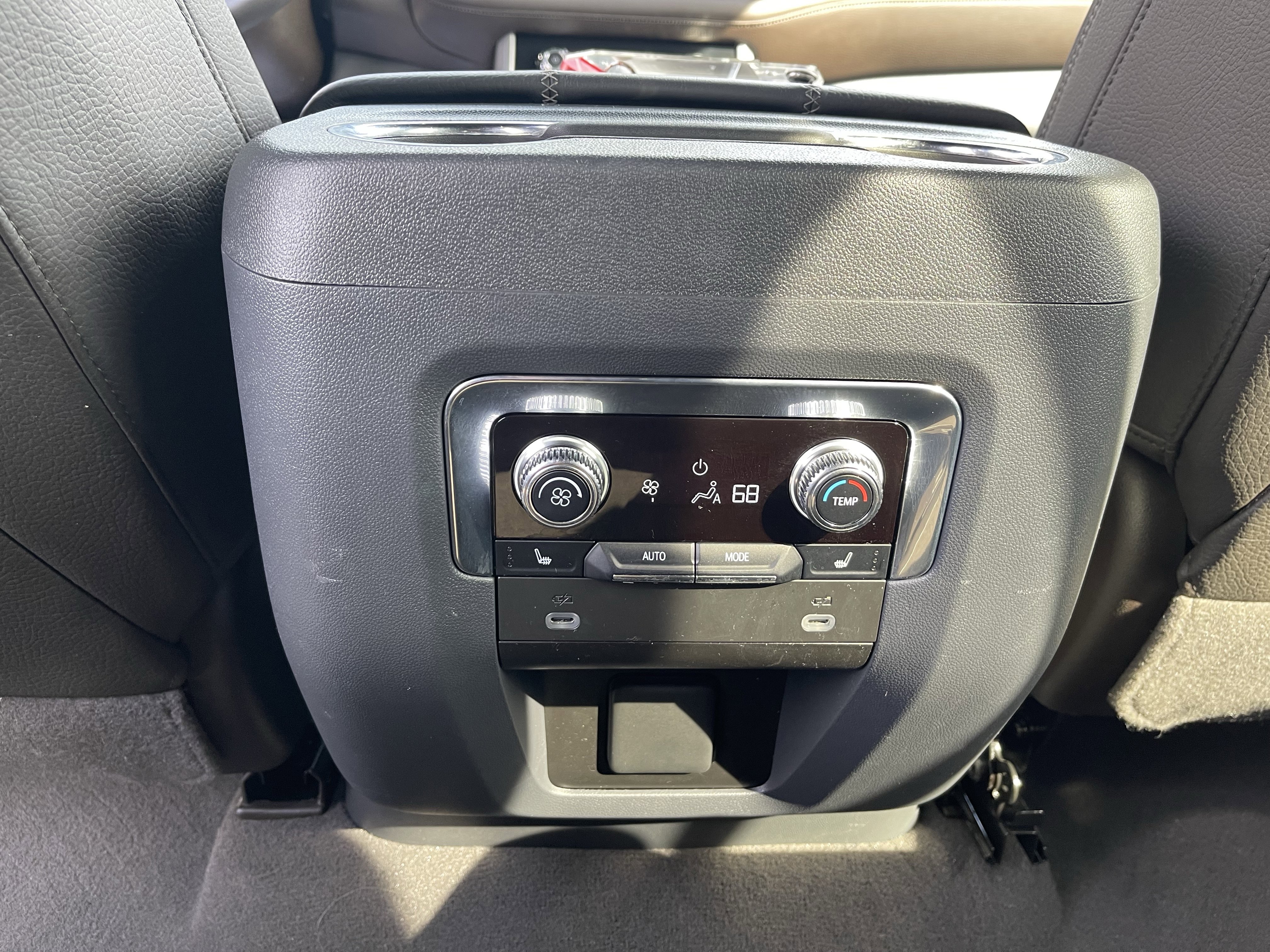 Used 2023 GMC Yukon Denali image 17