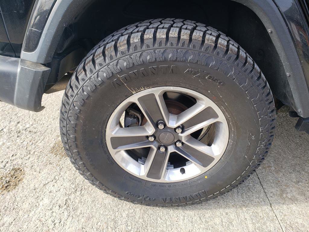 Used 2018 Jeep Wrangler Unlimited Sahara image 44