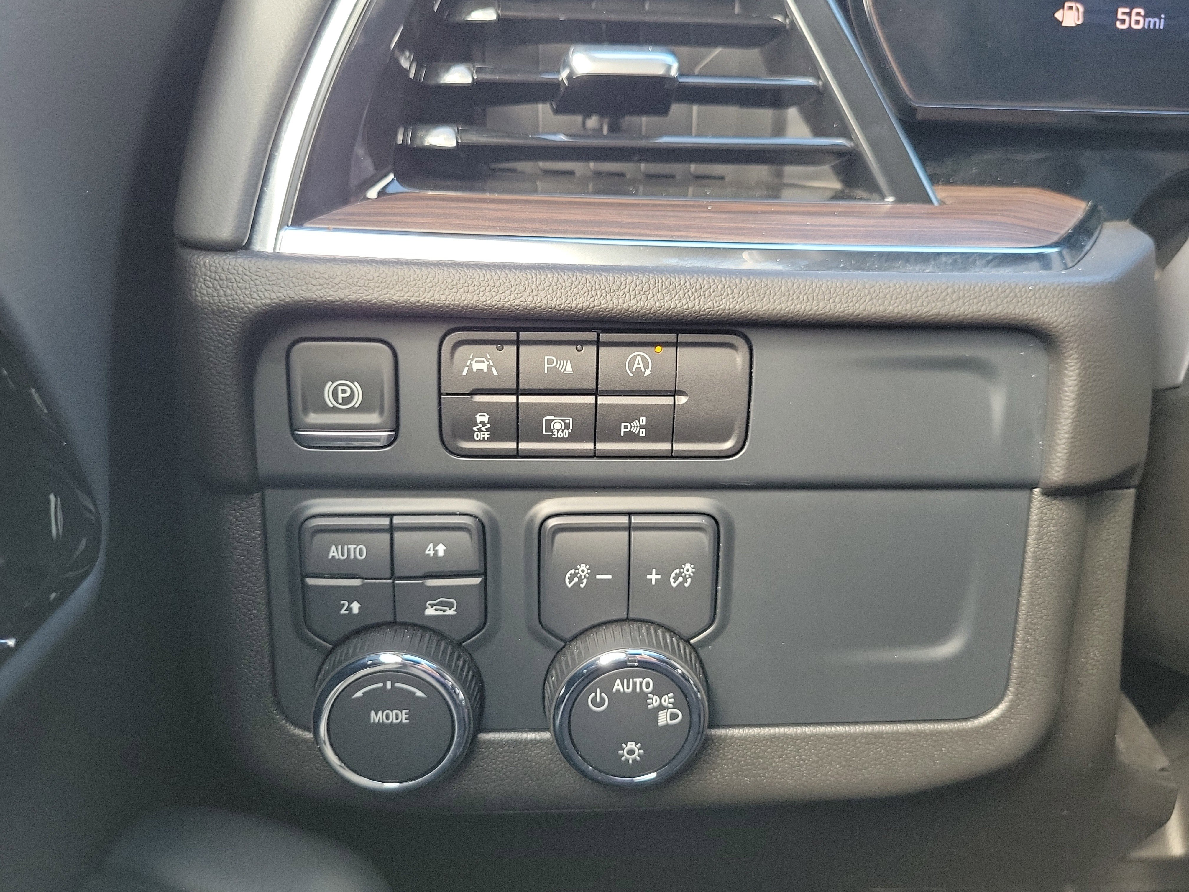 Used 2025 Chevrolet Tahoe LT AWD/4WD image 23