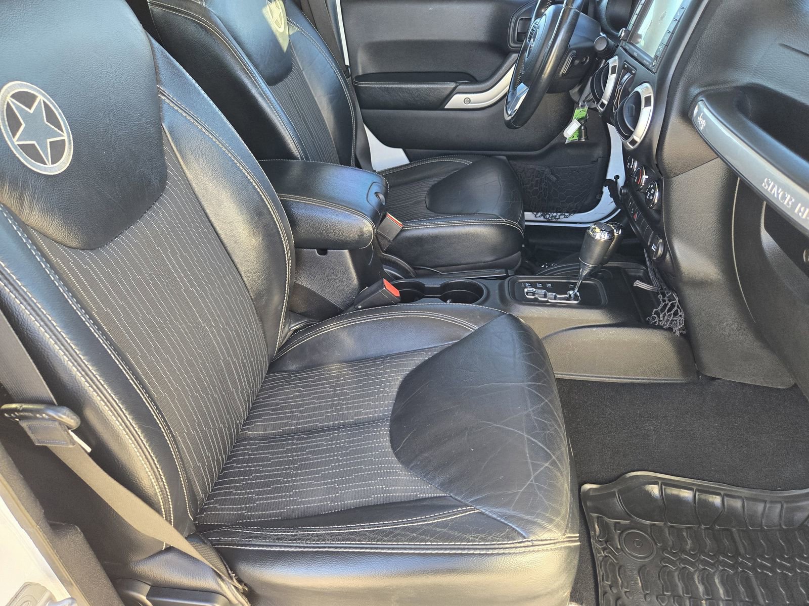 Used 2015 Jeep Wrangler Unlimited Sport image 16