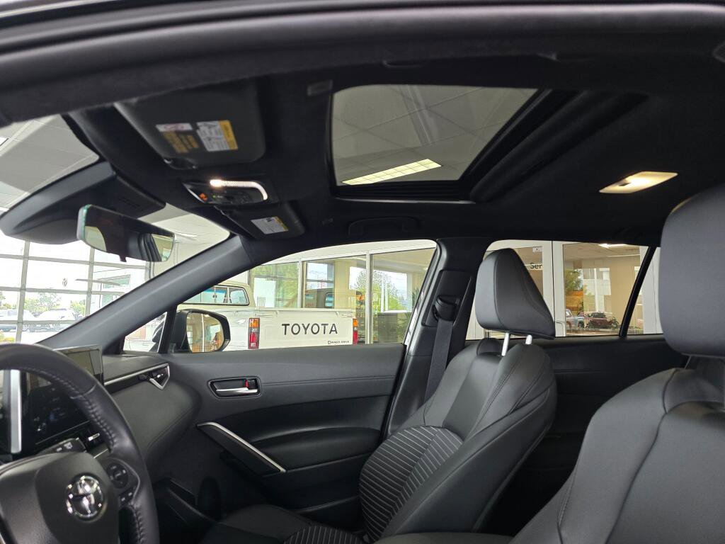Used 2025 Toyota Corolla Cross AWD Hybrid w/ Convenience Package image 24