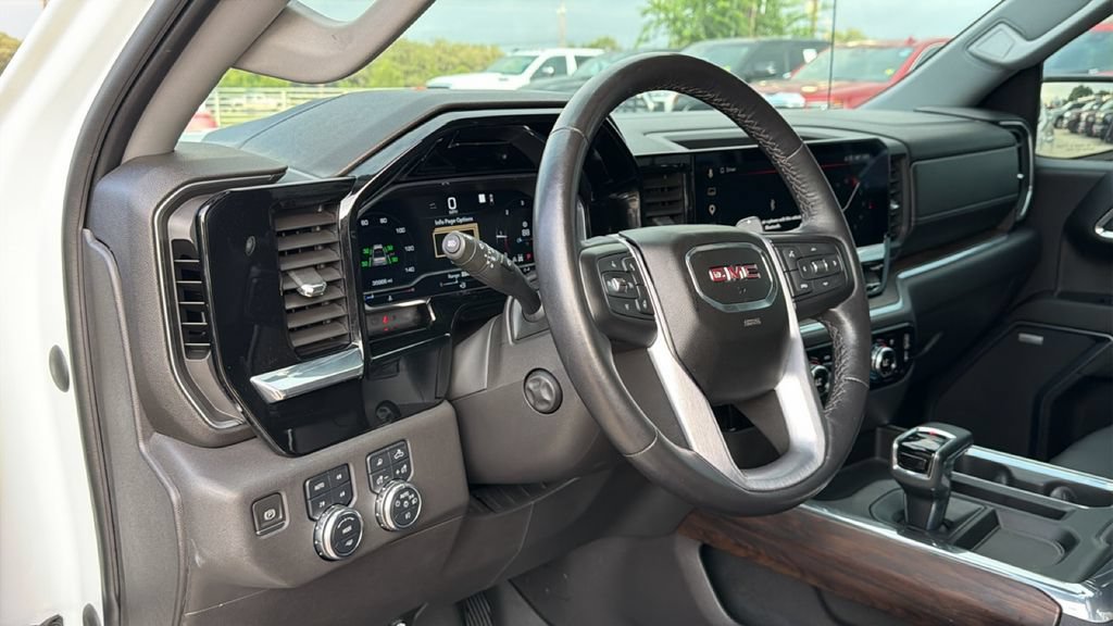 Used 2023 GMC Sierra 1500 SLT w/ SLT Premium Package AWD/4WD image 17