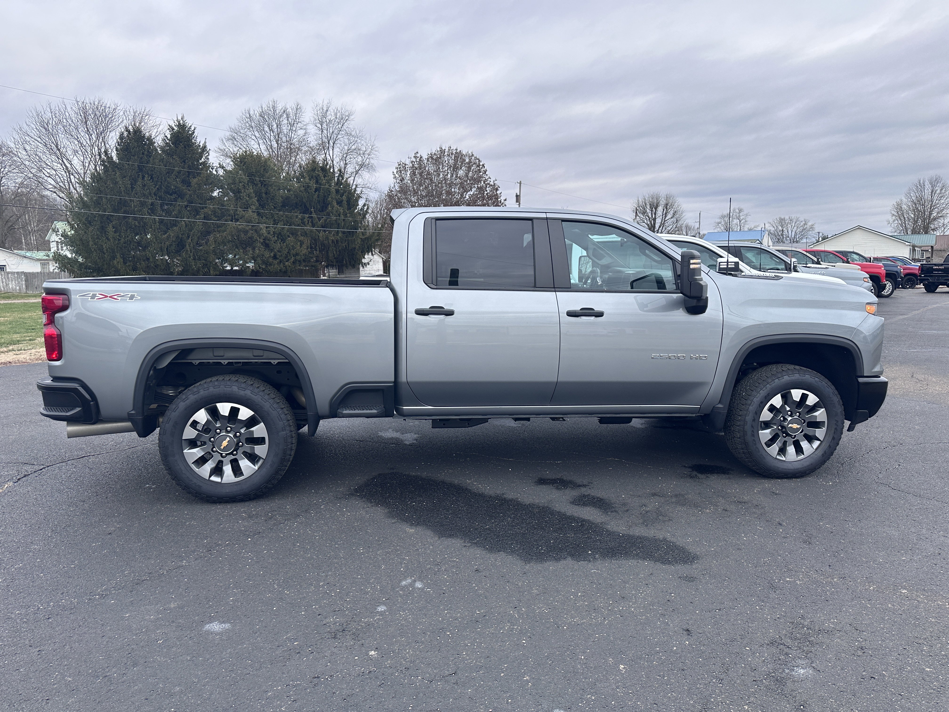 Used 2024 Chevrolet Silverado 2500 Custom w/ Custom Value Package image 6