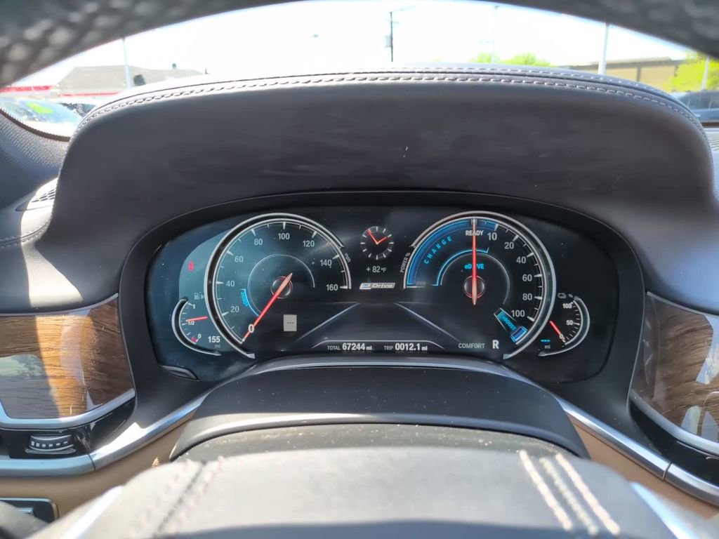 Used 2018 BMW 740e xDrive AWD/4WD image 29