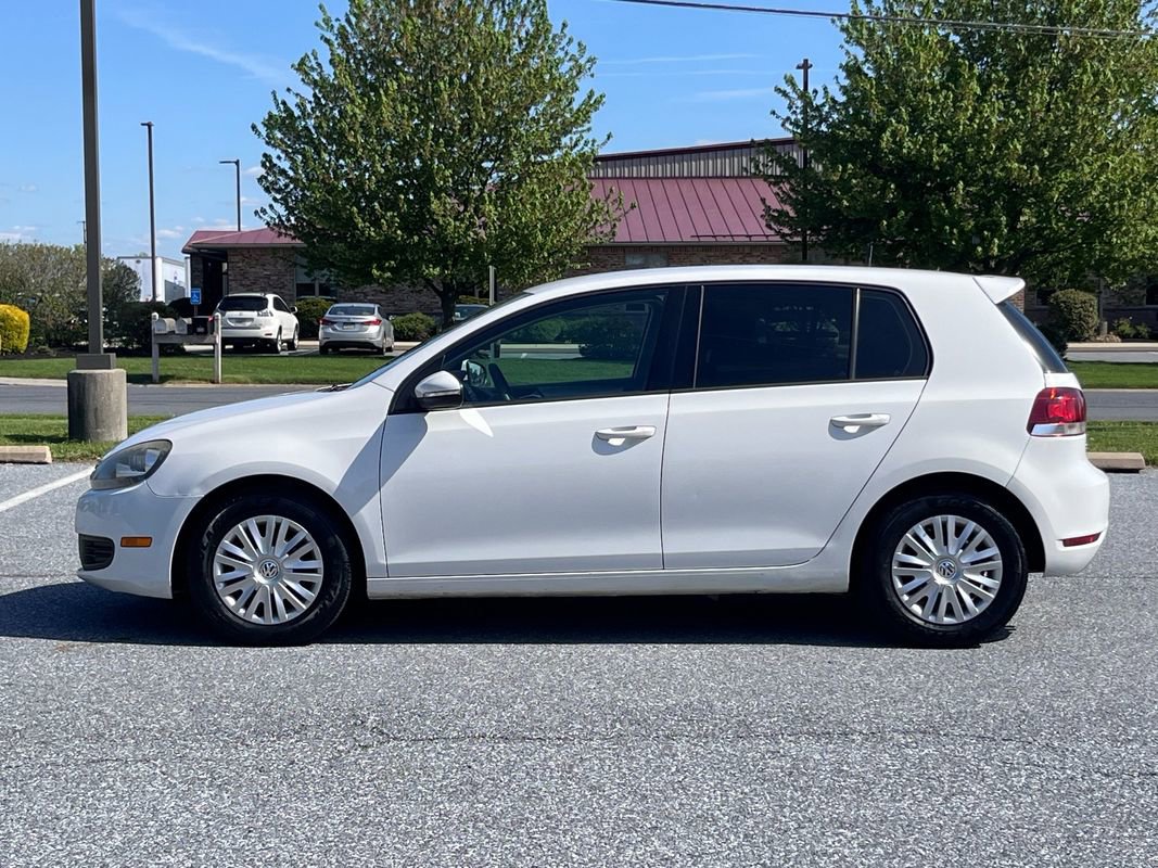 Used 2012 Volkswagen Golf 4-Door FWD image 5