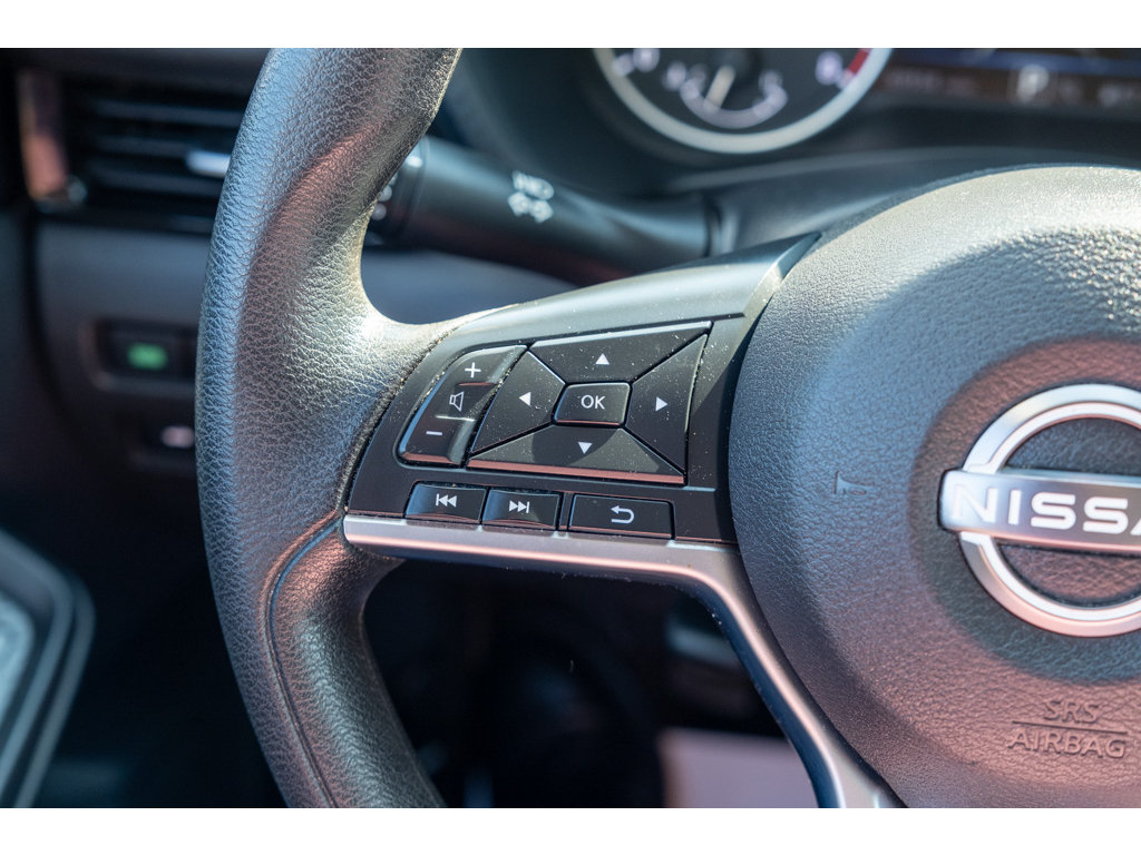 Used 2025 Nissan Sentra SV FWD image 17