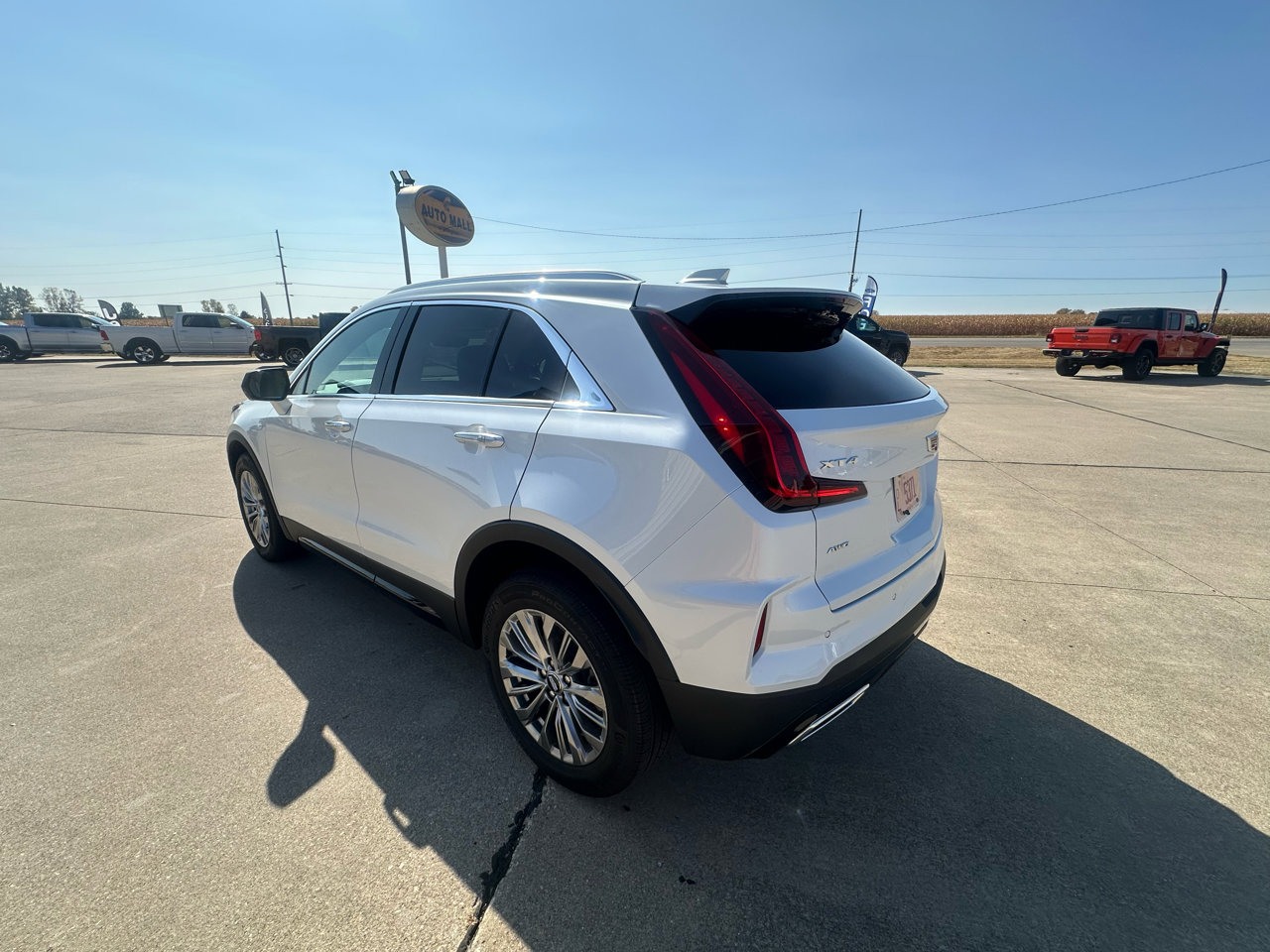 Used 2025 Cadillac XT4 Premium Luxury w/ Technology Package image 4