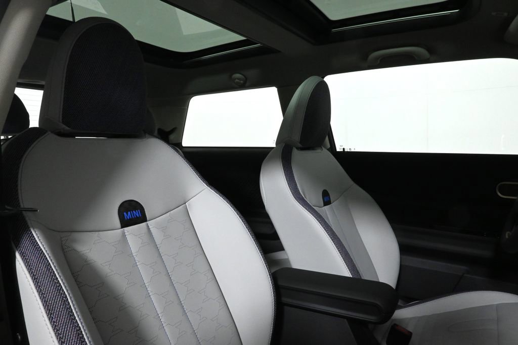 Used 2025 MINI Cooper S image 32